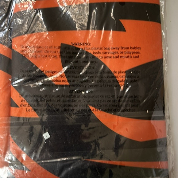 30 x 40 Oregon State Large silk screen Banner NEW IN PACKAGE - Picture 3 of 3